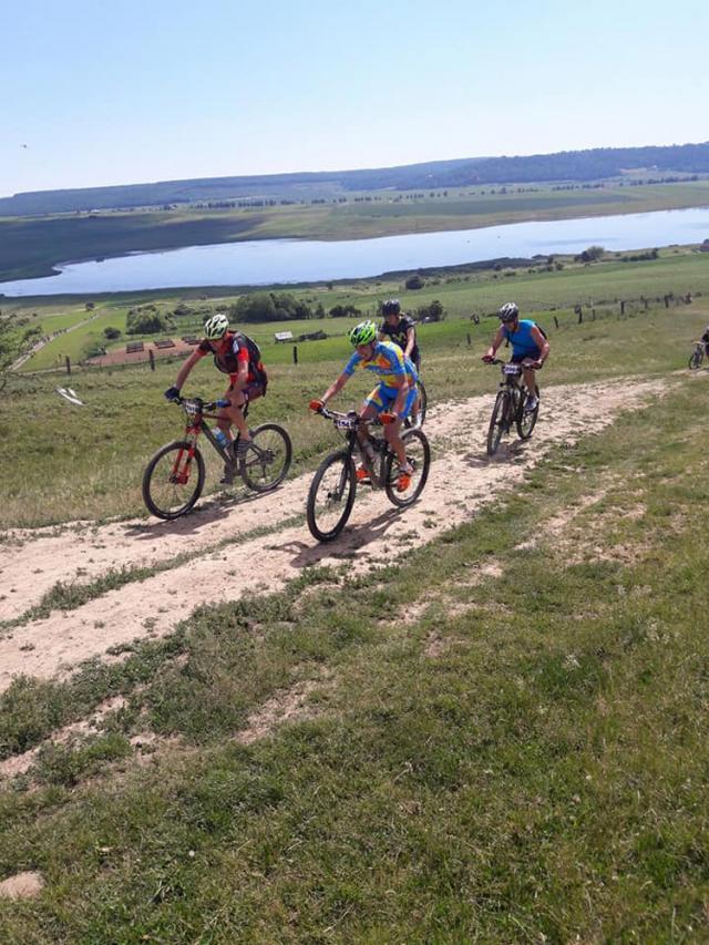 Peste 250 de pasionaţi de ciclism au participat sâmbătă la MTB Dragomirna powered by ASSIST