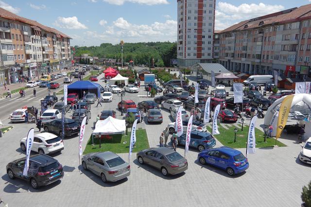 Salonul Auto Bucovina, cea mai mare expoziţie de maşini din regiune, s-a deschis ieri la Suceava