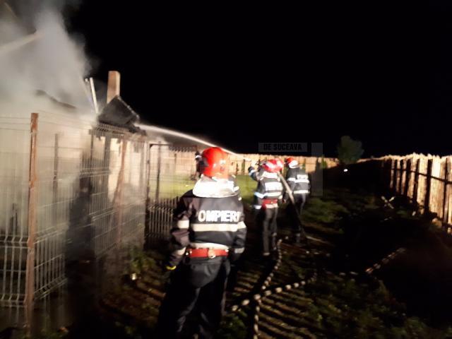 Cabană afectată de un incendiu izbucnit de la saună