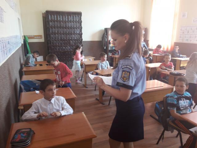 Recomandările poliţiştilor suceveni pentru copii, pentru o vacanţă în siguranţă