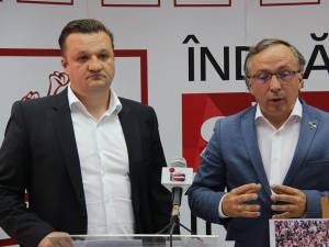 Consilierul Andrei Păduraru și liderul PSD Suceava, Dan Ioan Cușnir