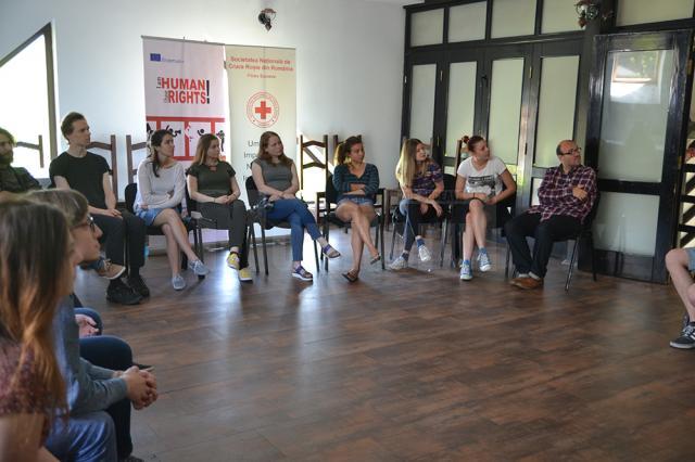 Crucea Roşie Suceava implementează proiectul internaţional I am Human, I have Rights!