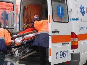Echipajul de ambulanţă ajuns la faţa locului a constatat decesul fetei