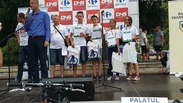 Elevii şcolii din comuna Slatina au câştigat locul II la faza naţională a concursului ,,Cupa DHS”
