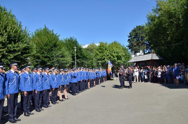 Ceremonia de absolvire şi acordare a gradului militar de sergent major