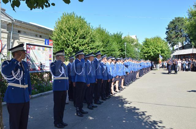 Ceremonia de absolvire şi avansare în gradul de sergent major a absolvenţilor promoţiei 2017 a Şcolii de Subofiţeri Jandarmi