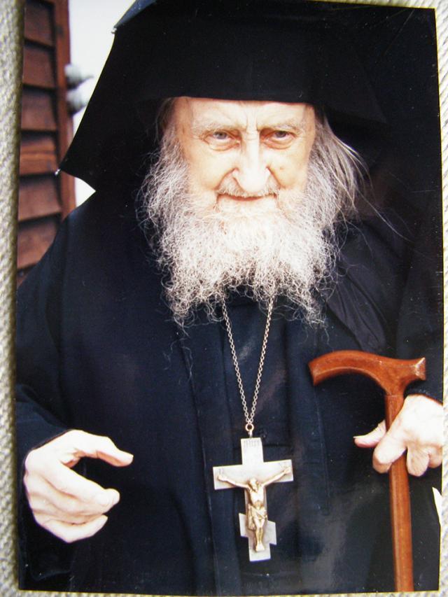 Înaltpreasfinţitul Ierótheos Vlachos: „Părintele Sofronie Saharov a fost marea revelaţie a vieţii mele”