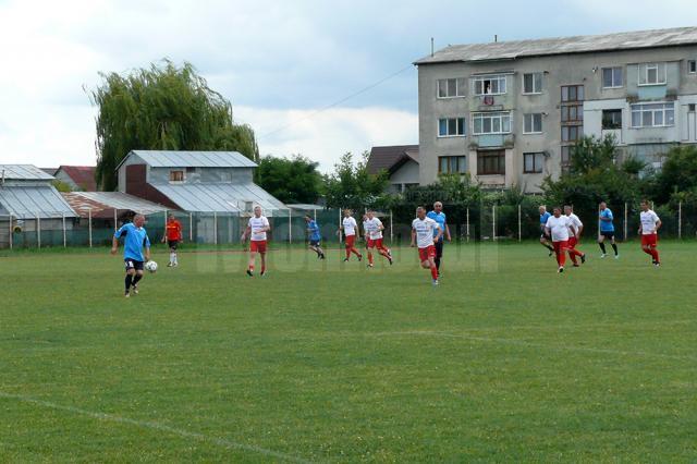 Meciul de fotbal old boys Foresta Fălticeni - CSM Suceava s-a încheiat cu scorul de 6 - 6