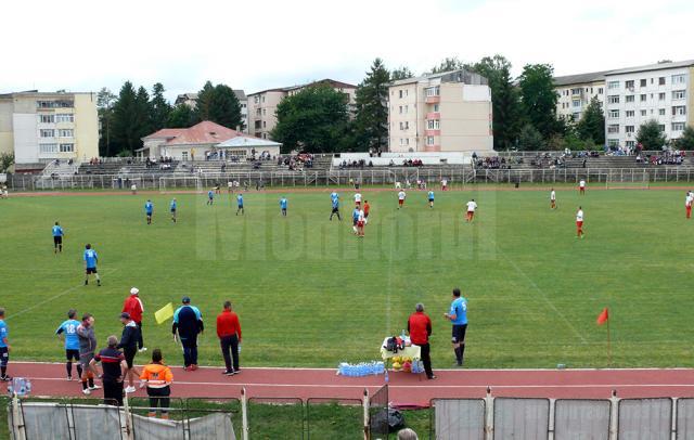 Meciul de fotbal old boys Foresta Fălticeni - CSM Suceava s-a încheiat cu scorul de 6 - 6