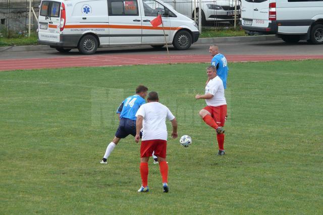 Meciul de fotbal old boys Foresta Fălticeni - CSM Suceava s-a încheiat cu scorul de 6 - 6