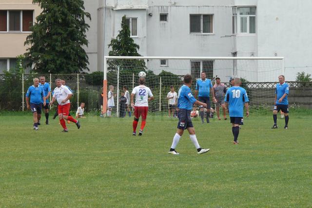 Meciul de fotbal old boys Foresta Fălticeni - CSM Suceava s-a încheiat cu scorul de 6 - 6