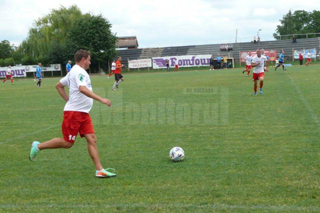 Meciul de fotbal old boys Foresta Fălticeni - CSM Suceava s-a încheiat cu scorul de 6 - 6