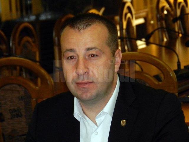 Viceprimarul Lucian Harsovschi a preluat temporar conducerea municipalităţii sucevene