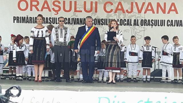 Festivalul folcloric „Din stejar, stejar răsare!”, ediția a VI-a, a reunit câteva sute de spectatori la Cajvana