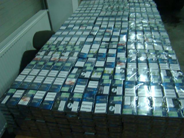 La percheziţiile efectuate la casa din Ulma au fost găsite 20.000 de pachete de ţigări care erau ascunse în pereţii casei