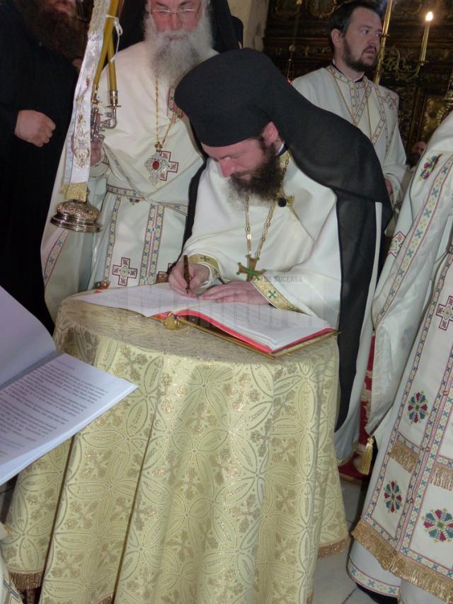 Noul Episcop-vicar al Arhiepiscopiei Sucevei şi Rădăuţilor a fost hirotonit duminică, sub numele de Damaschin Dorneanu