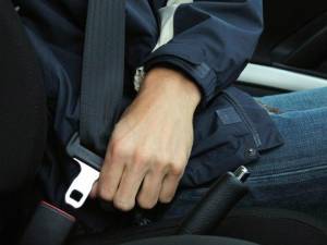 80 de sancţiuni aplicate de poliţişti pentru nefolosirea centurii de siguranţă în trafic