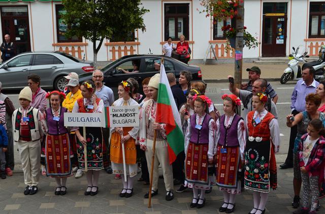 Festivalul naţional pentru copii şi tineret „Dorna, plai de joc şi cântec”, inclus în Consiliul Internaţional de Organizare a Festivalurilor Folclorice