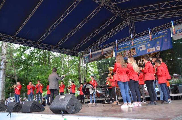 Festivalul naţional pentru copii şi tineret „Dorna, plai de joc şi cântec”, inclus în Consiliul Internaţional de Organizare a Festivalurilor Folclorice