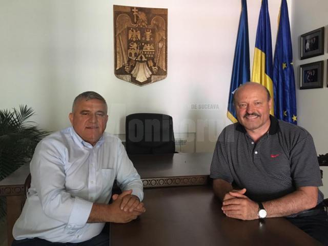 Dumitru Mihalescul și deputatul Valeriu Ghilețchi din Republica Moldova