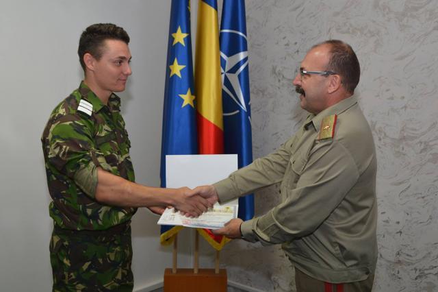 Alexandru a fost felicitat de rectorul Academiei Forţelor Terestre, gl. bg. prof. univ. dr. ing. Ghiţă Bârsan