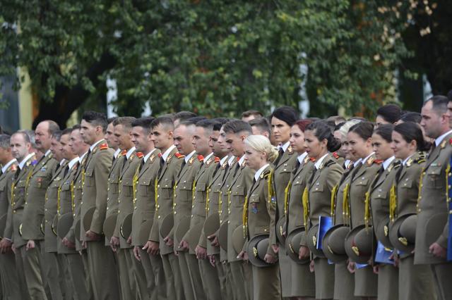 Un absolvent al Colegiului Militar din Câmpulung Moldovenesc este şef de promoţie al Academiei Forţelor Terestre