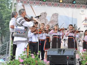 Laureaţii Festivalului-concurs judeţean de folclor „Comori de suflet românesc”