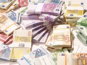 În primele şase luni ale anului, ajutoarele sociale plătite în judeţul Suceava depăşesc 3,2 milioane de euro