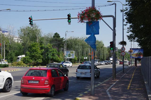 Noile semafoare instalate pentru facilitarea acesului celor care locuiesc în cartierul ANL din zona Staţiunii de Cercetări