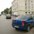 Parcarea în bătaie de joc din fața Policlinicii Areni din Suceava