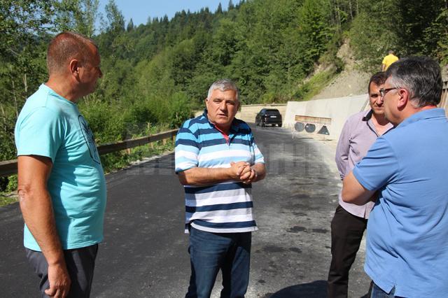 Dumitru Mihalescul a precizat că asfaltarea drumului Brodina - Ulma a fost cea mai aşteptată investiţie în această zonă a judeţului