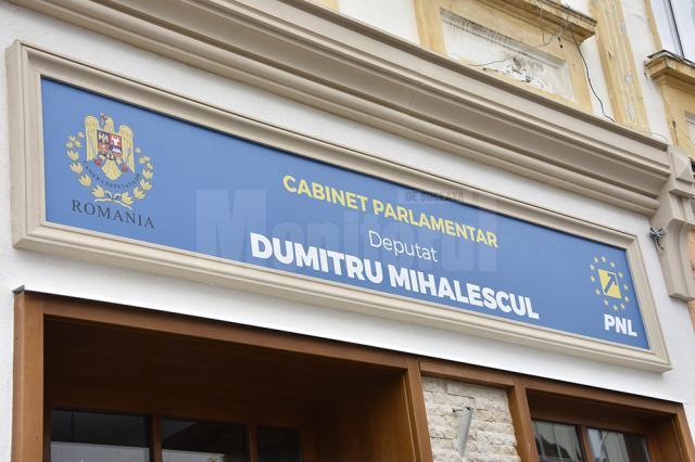 Liderul PNL, Ludovic Orban, a participat la inaugurarea cabinetului din Rădăuţi al deputatului PNL Dumitru Mihalescul
