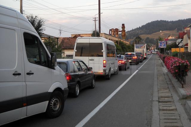 Trafic aproape blocat pe traseul Frasin – Păltinoasa