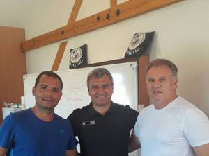 Bogdan Grosu alături de trimisul UEFA, Ghenadie Scurtul, și de italianul Massimo Pedrazzini