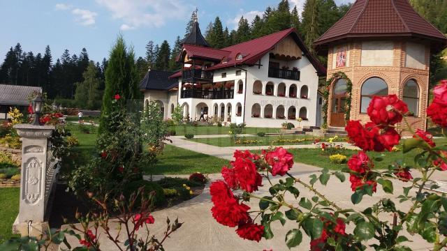 Mănăstirea „Acoperământul Maicii Domnului” de la Secrieș – Moldovița