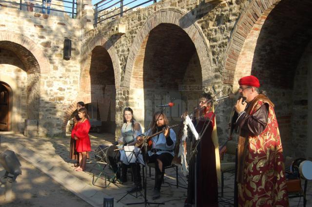 Concerte de muzică medievală susţinute de Asociaţia culturală Friederich Schwartz în curtea interioară a Cetăţii Suceava