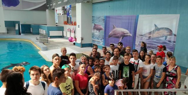 22 de copii din centre de plasament, cu rezultate foarte bune la învăţătură, recompensaţi cu o tabără la mare