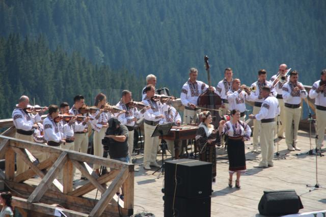 „Sărbătoarea Muntelui”, un regal de muzică populară