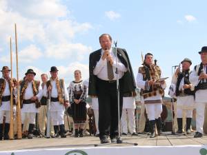 Gheorghe Flutur, presedintele Consiliului Județean Suceava, la debutul Sărbătorii Muntelui