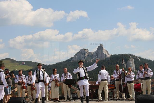 „Sărbătoarea Muntelui”, un regal de muzică populară pe Munceii Rarăului