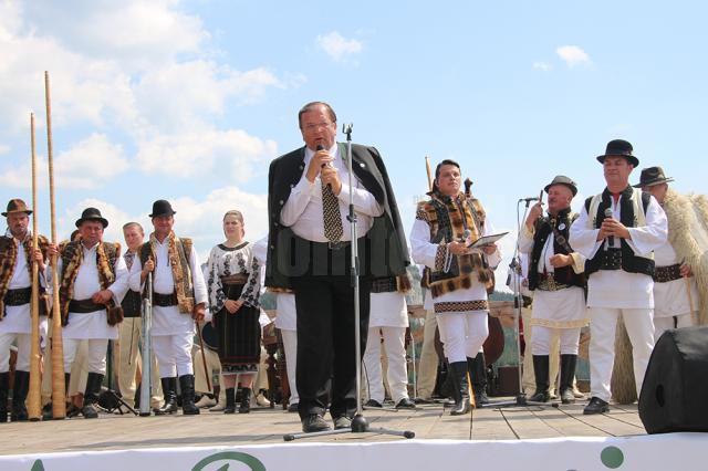 Gheorghe Flutur, preşedintele Consiliului Județean Suceava, la debutul „Sărbătorii Muntelui”