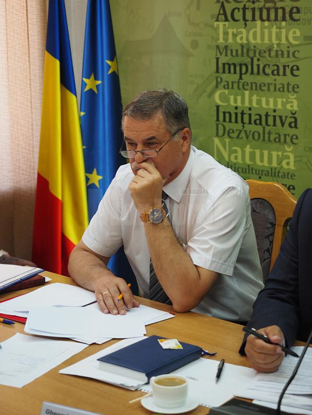Vicepreşedintele CJ Viorel Seredenciuc: ”Dacă doriți ca vechea conducere a CJ să doarmă liniştită acasă, lăsați-o mai uşor cu gropile de gunoi”