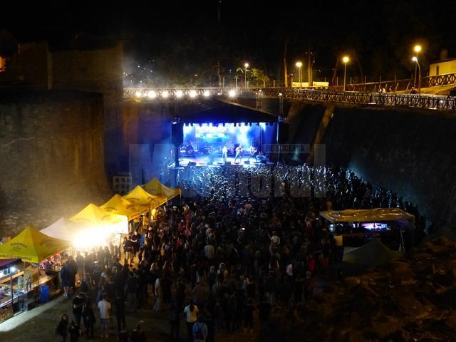 Final la Bucovina Rock Castle, într-o ultimă seară care a adunat câteva generaţii de rockeri
