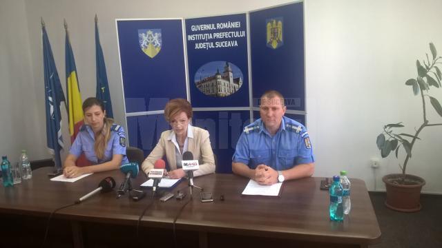 Prefectul de Suceava, Mirela Adomnicăi, a anunţat joi, în conferinţă de presă, faptul că în comuna Şcheia a fost instaurată timp de 30 de zile „Zona specială de siguranţă publică”