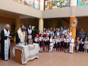Şcoala Primară şi Grădiniţa cu Program Prelungit „Sfântul Ioan cel Nou” şi-au deschis ieri porţile