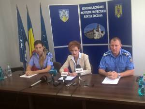 Prefectul de Suceava, Mirela Adomnicăi, a declarat că așteaptă rezultate vizibile în scăderea numărului de furturi și de infracţiuni în general după cele 30 de zile