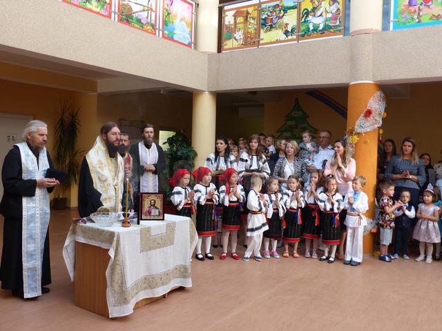 Școala Primară și Grădiniţa cu Program Prelungit „Sfântul Ioan cel Nou” și-au deschis pe 1 septembrie  porțile