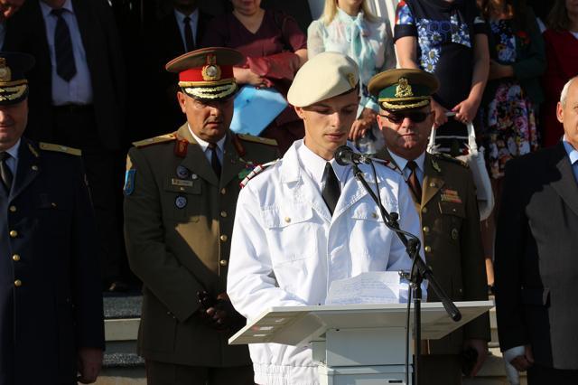 Momente emoționante și solemne, la deschiderea noului an școlar de la Colegiul Militar Câmpulung