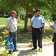 Poliţiştii au purtat discuţii cu cetăţenii în vederea responsabilizării şi informării acestora în vederea reducerii riscului victimal