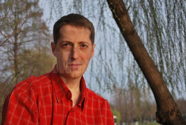Un fost prezentator TV, membru al CNA, va conferenţia la Colegiul „Petru Rareş”